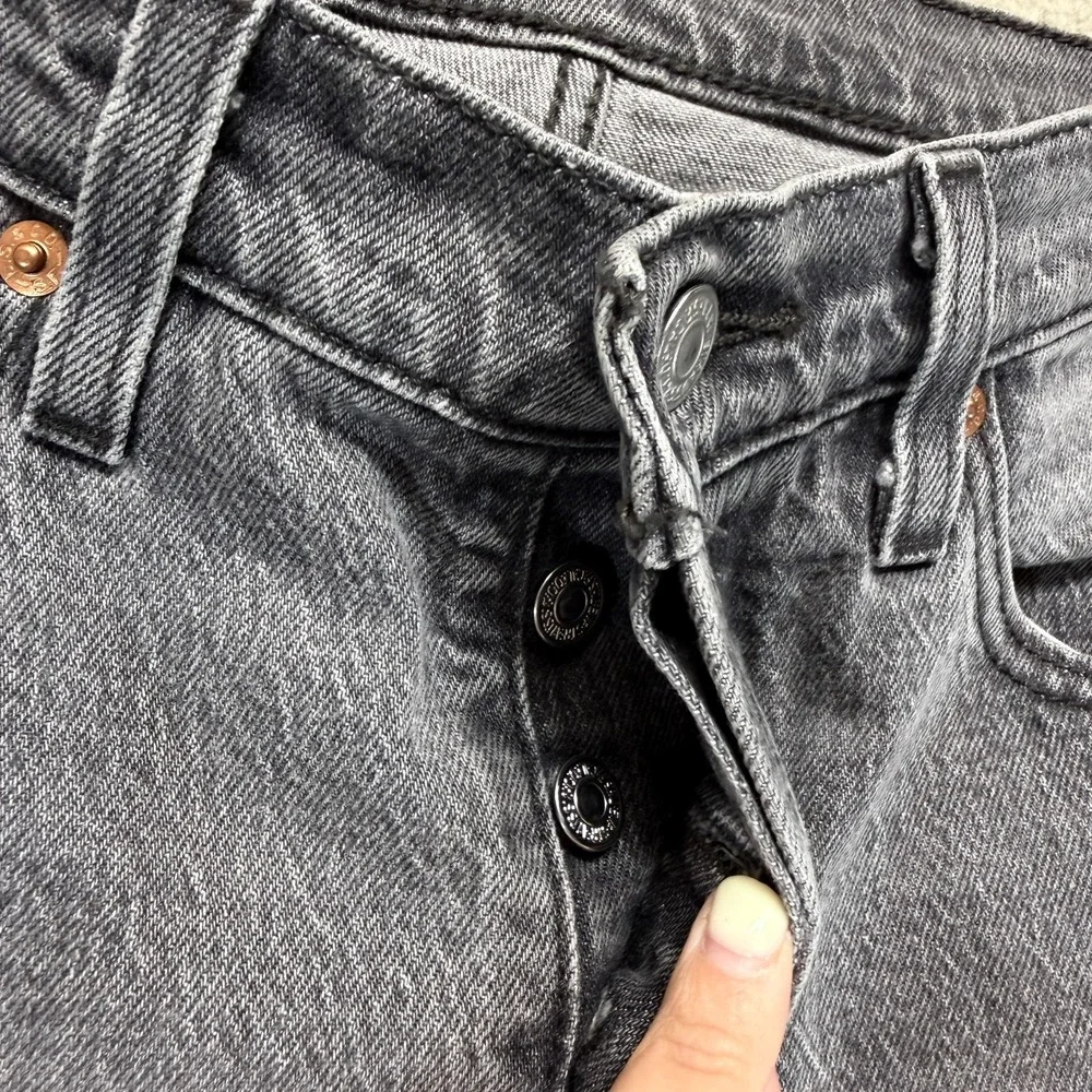 Levi's 501 Mens Relaxed Straight Jeans Charcoal Gray Classic Button Fly 29x28